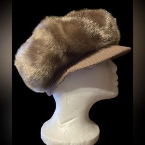 cute faux fur Cap, tan